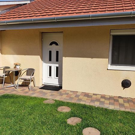 Green Garden Apartment Ingyenes Zart Parkoloval Szeged Exterior foto