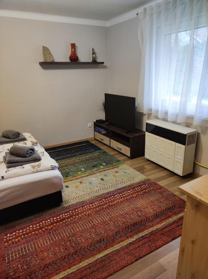 Green Garden Apartment Ingyenes Zart Parkoloval Szeged Exterior foto