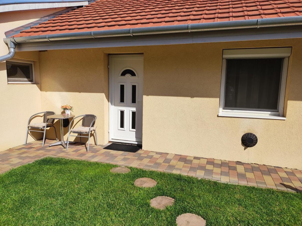Green Garden Apartment Ingyenes Zart Parkoloval Szeged Exterior foto